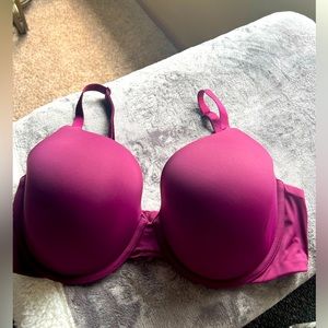 Victoria Secret tshirt lightly lined full coverage bra 36DD